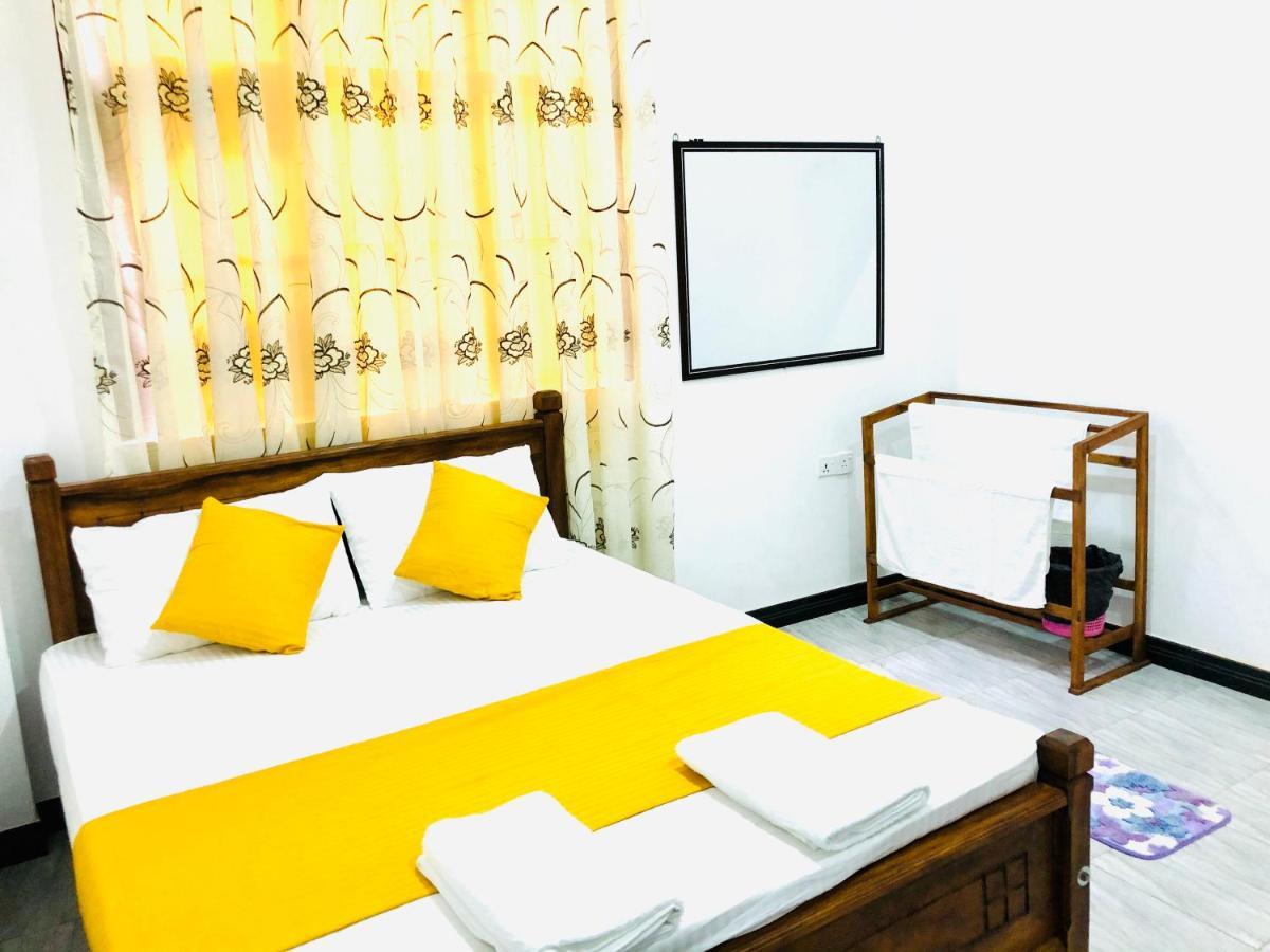 Freedom Inn Negombo Bagian luar foto